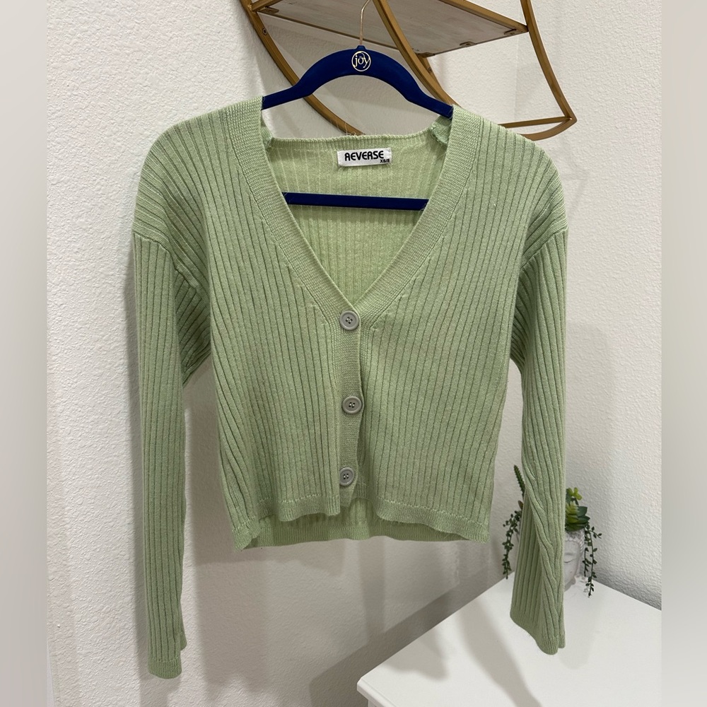 Reverse lime colored cropped cardigan. Size XS/S
